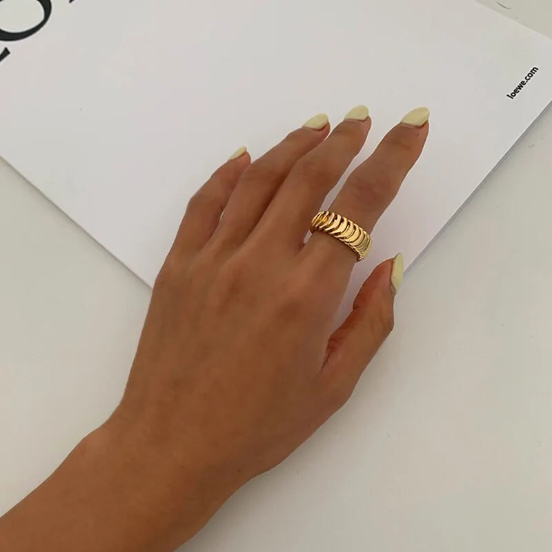 Fishbone Ring