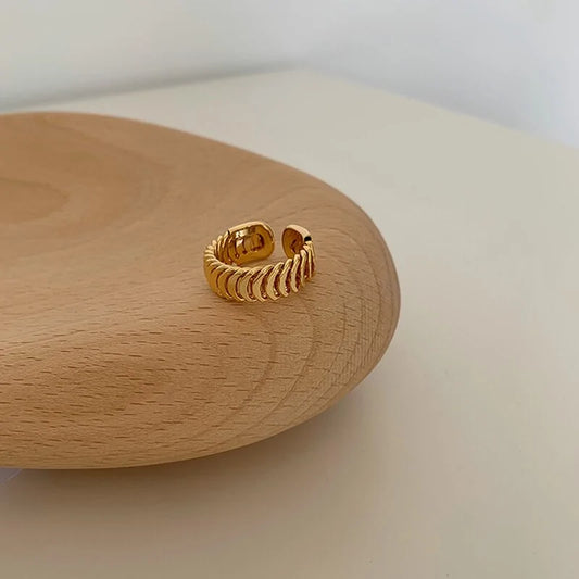 Fishbone Ring